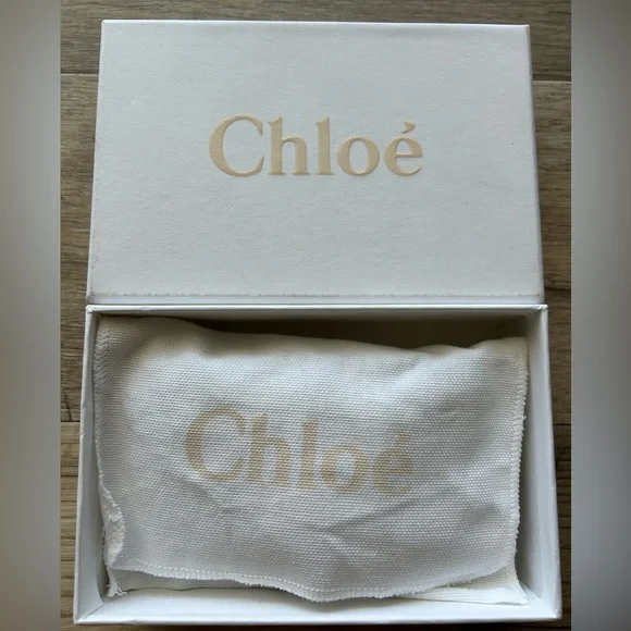 Chloé Alphabet Tri-fold Wallet Grained Leather BRAND NEW - Picture 9 of 9